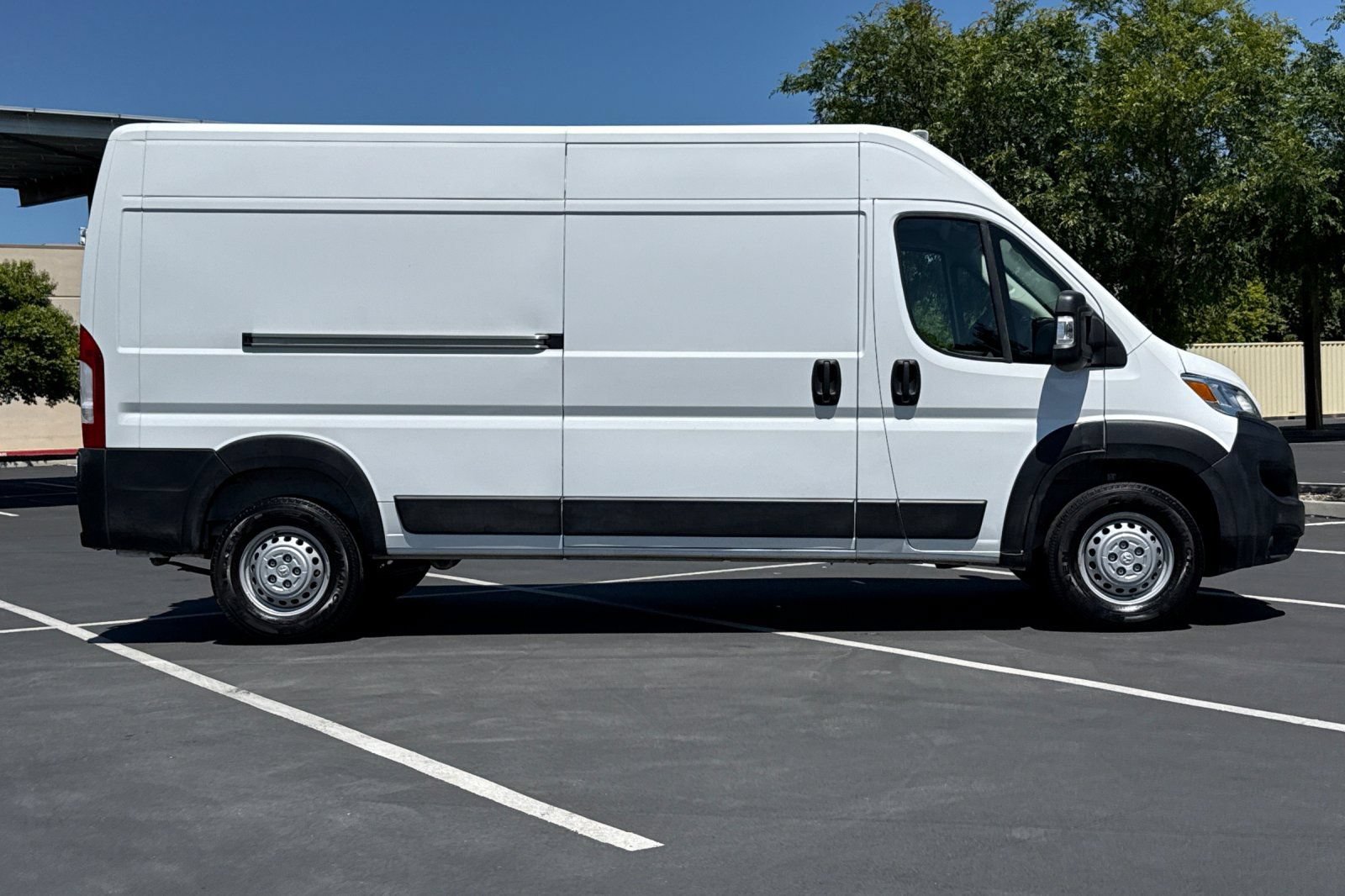Used 2025 RAM ProMaster 2500 w/ Convenience Group FWD image 8