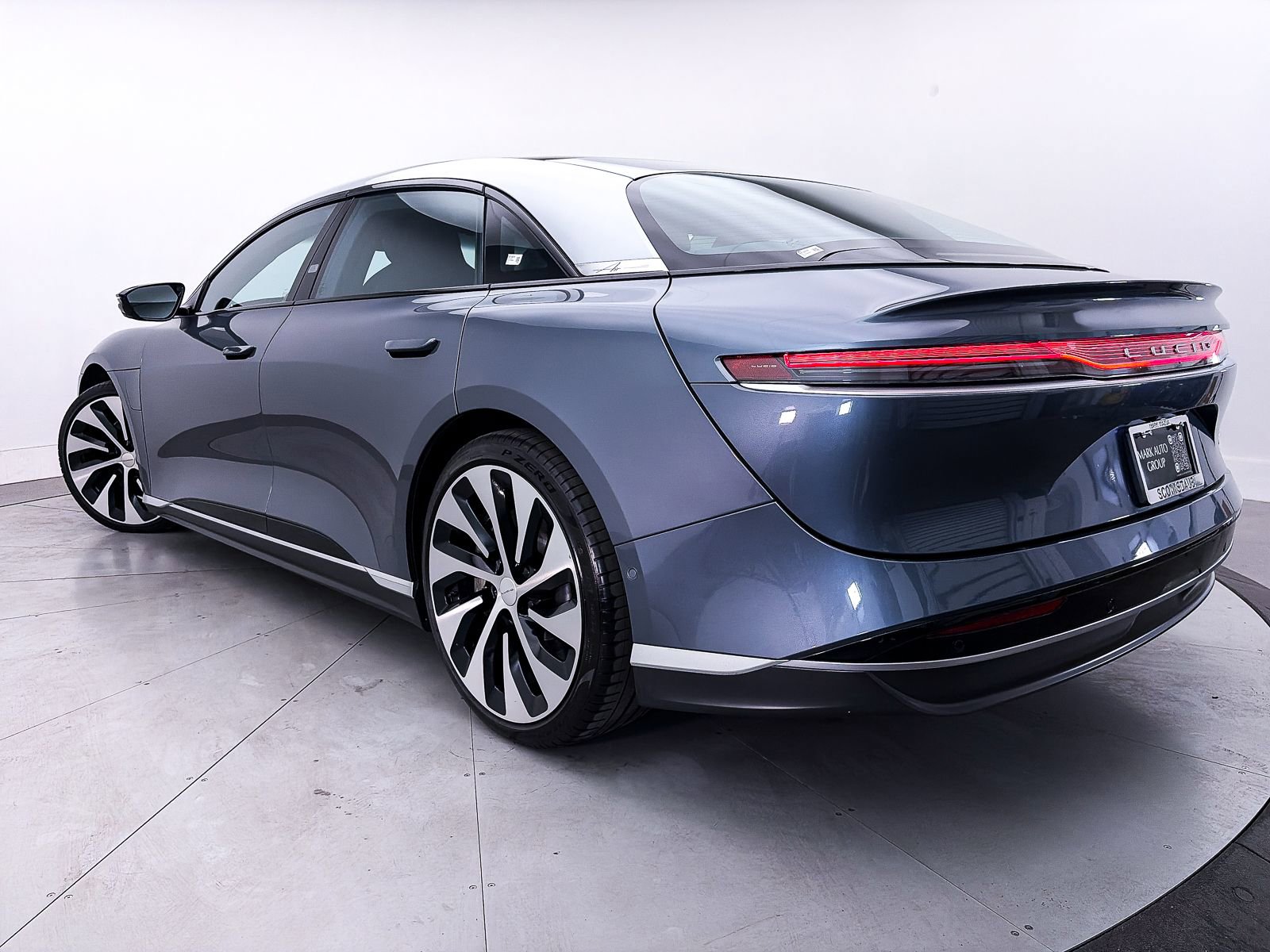 Used 2024 Lucid Air Touring AWD/4WD image 2