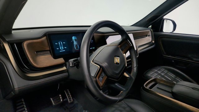 Used 2026 Rivian R1T Premium Tri AWD/4WD image 46