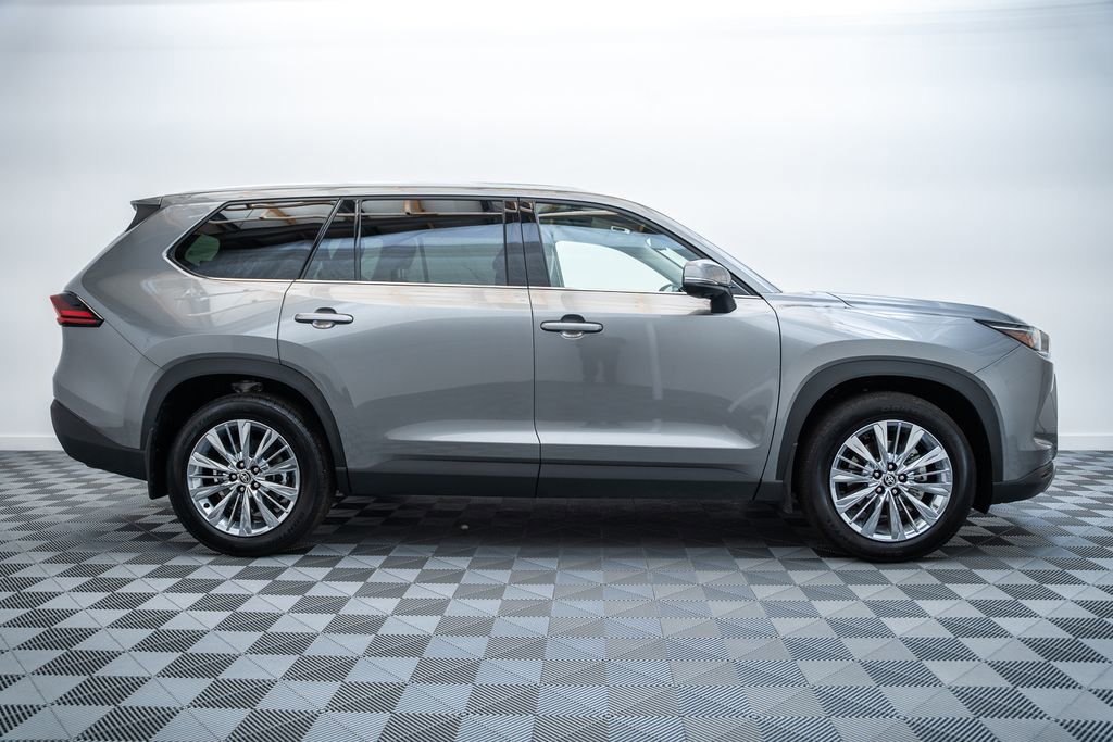Used 2026 Toyota Grand Highlander AWD image 4