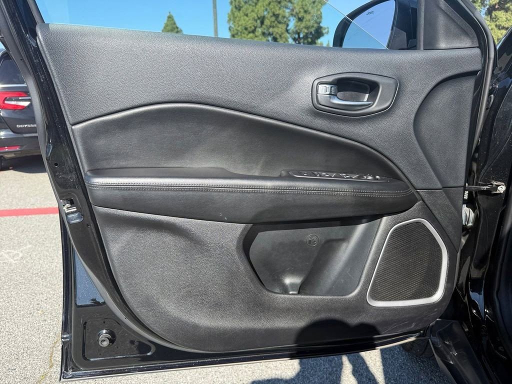 Used 2018 Jeep Compass Latitude w/ Popular Equipment Group image 13