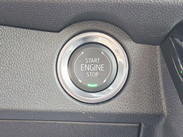 Used 2026 Chevrolet Traverse LT w/ Midnight/Sport Edition FWD image 12