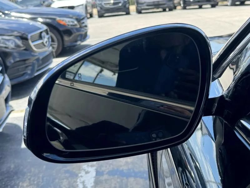Used 2021 Genesis G70 3.3T w/ Sport Package RWD image 11