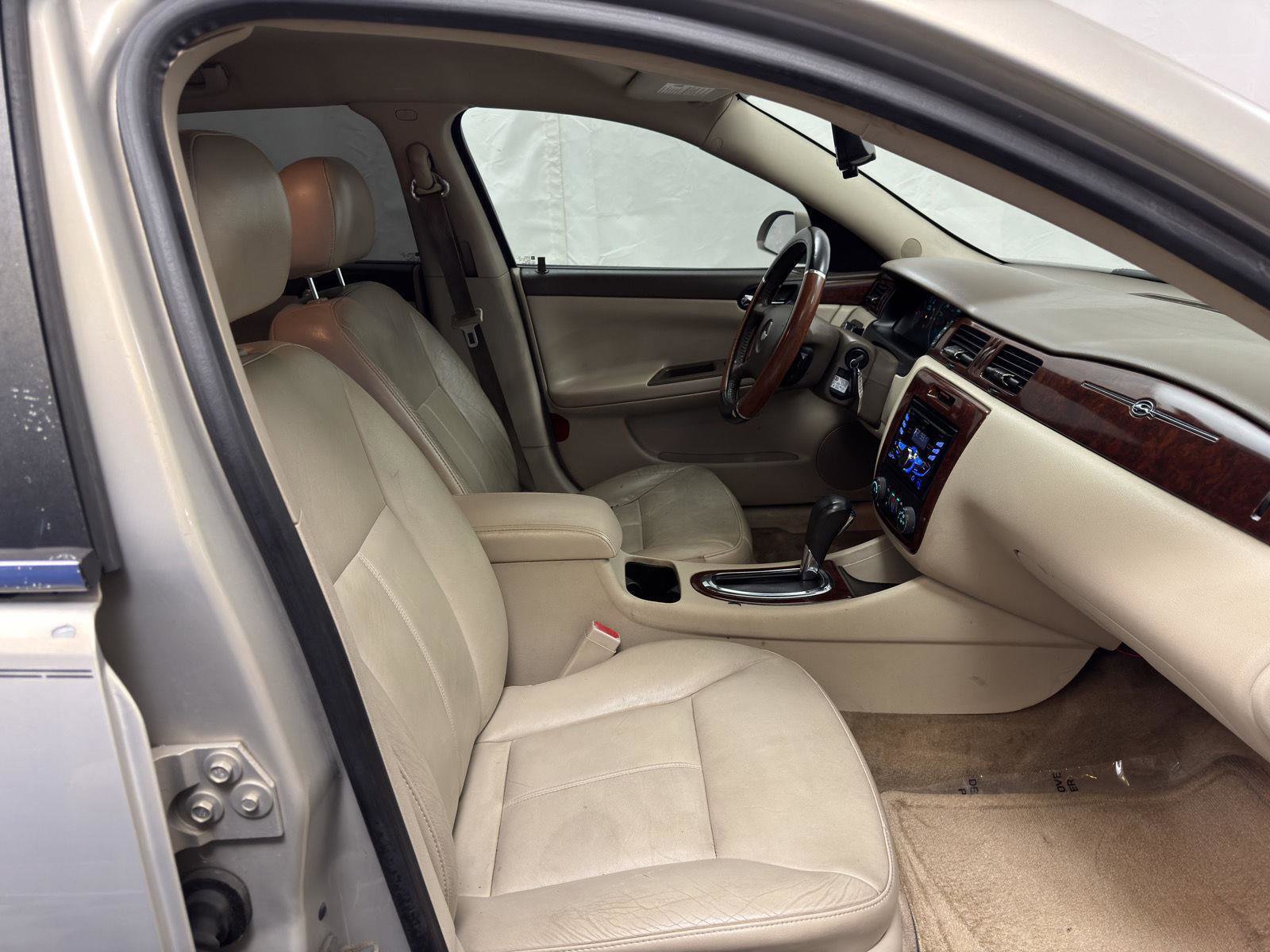 Used 2008 Chevrolet Impala LT w/ Luxury Edition Package image 29