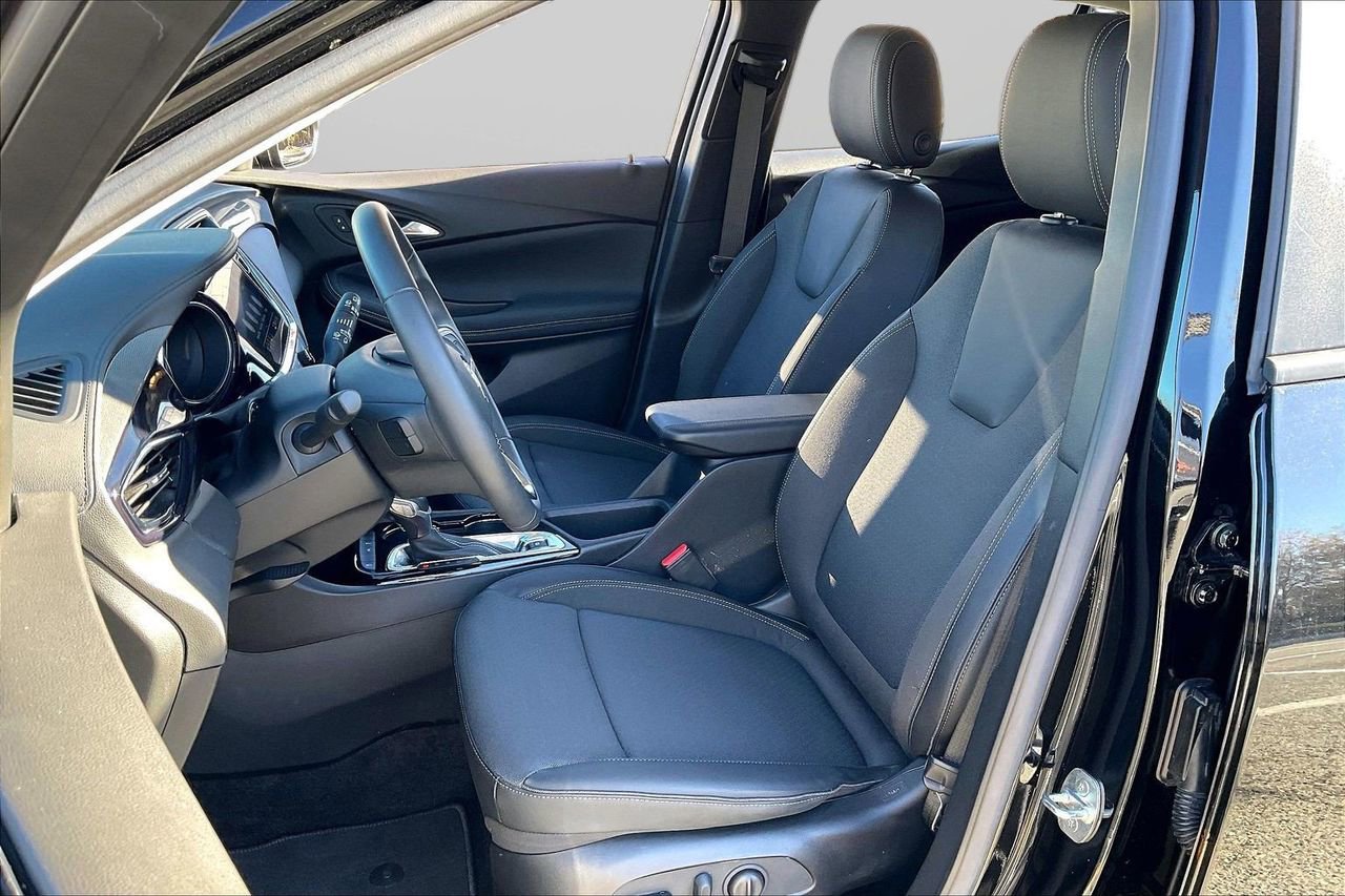 Used 2023 Buick Encore GX Select image 20