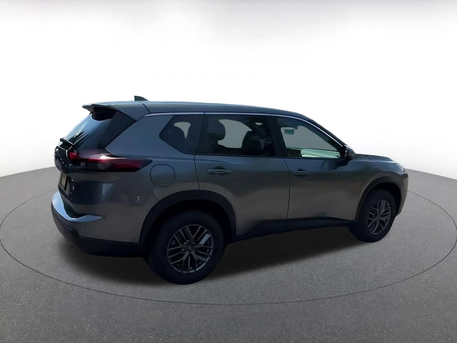 Used 2026 Nissan Rogue SV AWD/4WD image 14