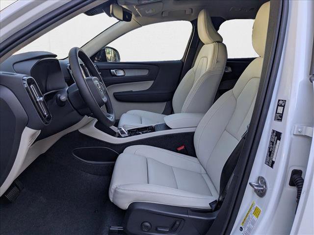 New 2026 Volvo XC40 B5 Plus w/ Protection Package Premier image 4