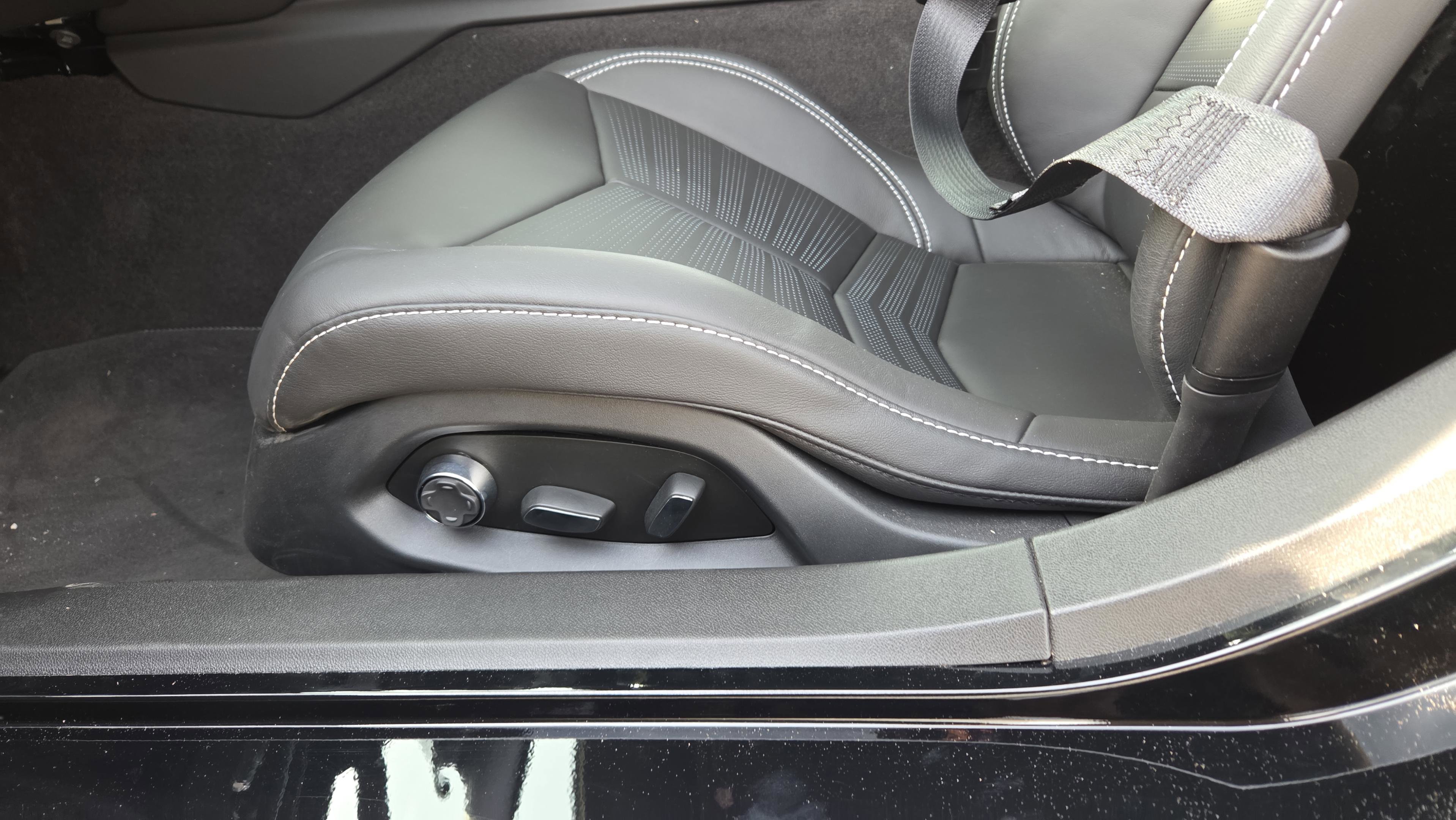 New 2025 Chevrolet Corvette E-Ray w/ ZER Performance Package image 22