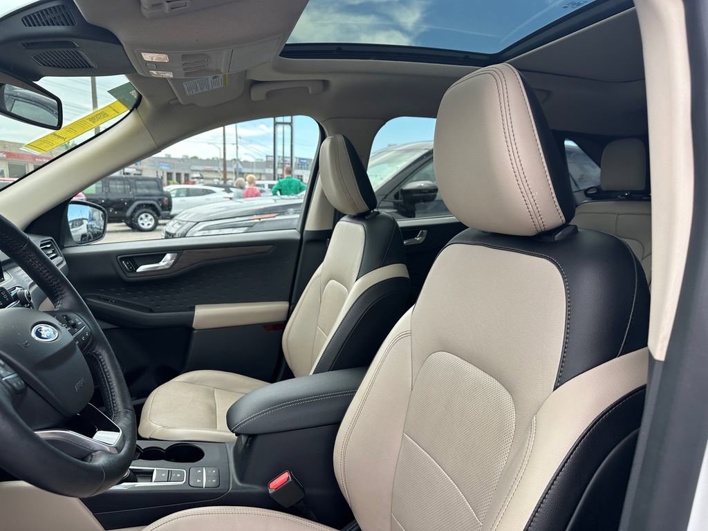 Used 2020 Ford Escape Titanium AWD/4WD image 22