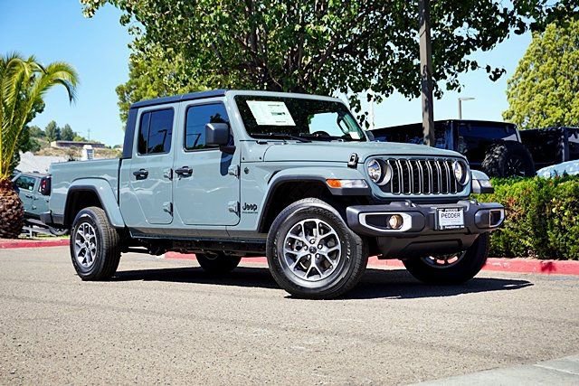 New 2025 Jeep Gladiator Sport S image 2
