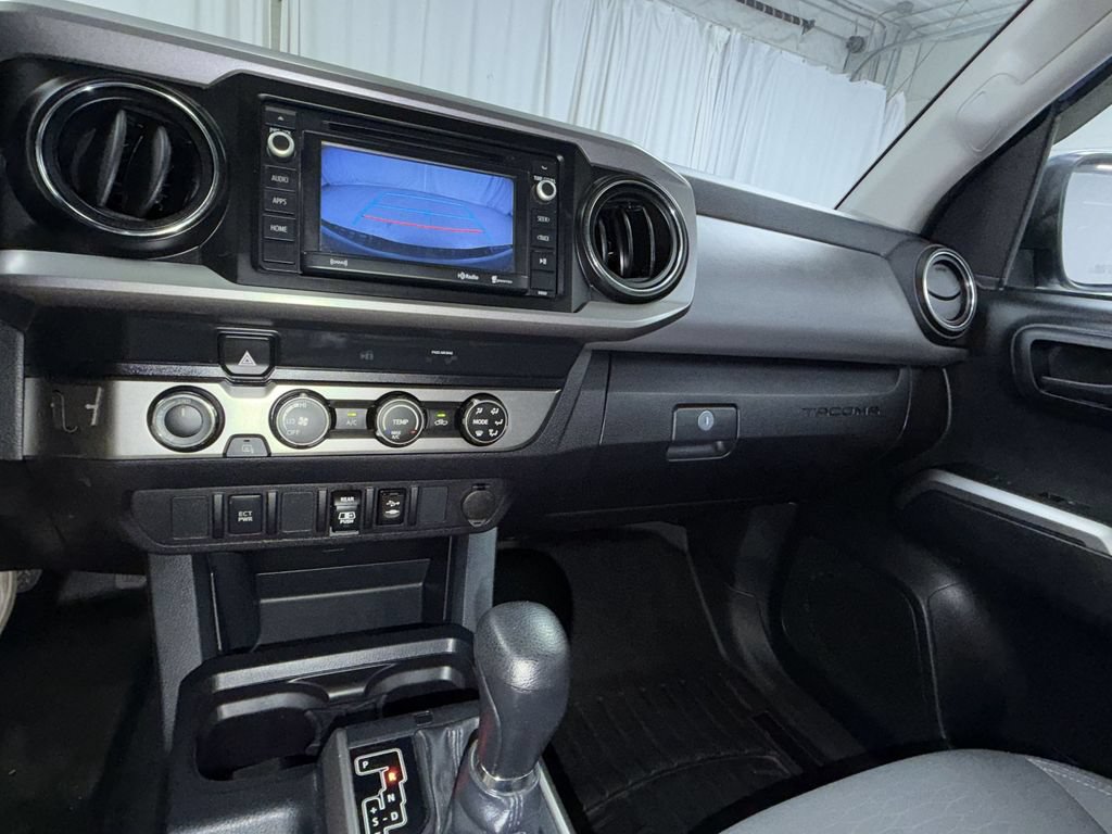 Used 2019 Toyota Tacoma SR5 AWD/4WD image 11