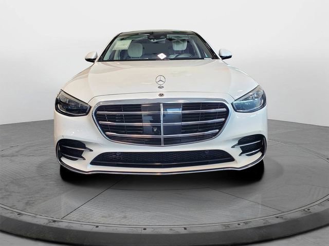Used 2021 Mercedes-Benz S 580 4MATIC Sedan w/ AMG Line image 2