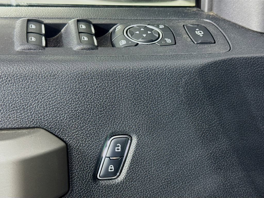 Used 2018 Ford F250 Lariat w/ Chrome Package image 21