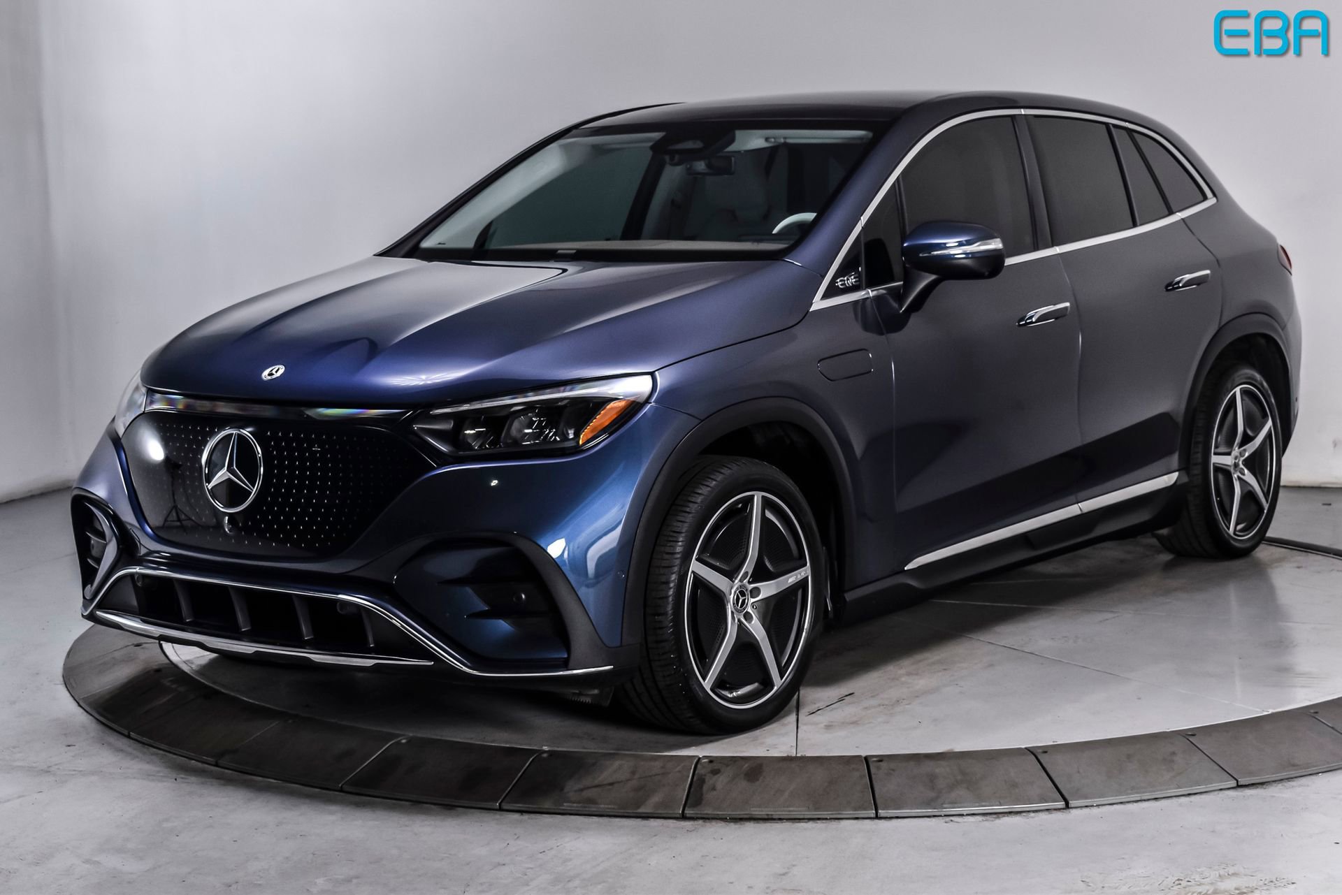 Used 2023 Mercedes-Benz EQE 500 4MATIC SUV image 2