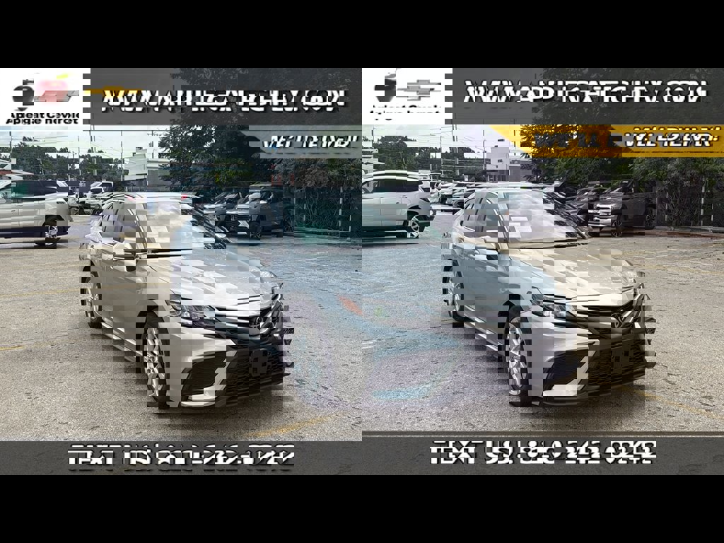 Used 2023 Toyota Camry SE