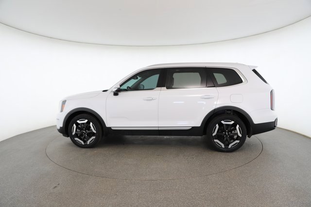 Used 2023 Kia Telluride EX w/ EX Captain's Chair Package image 7