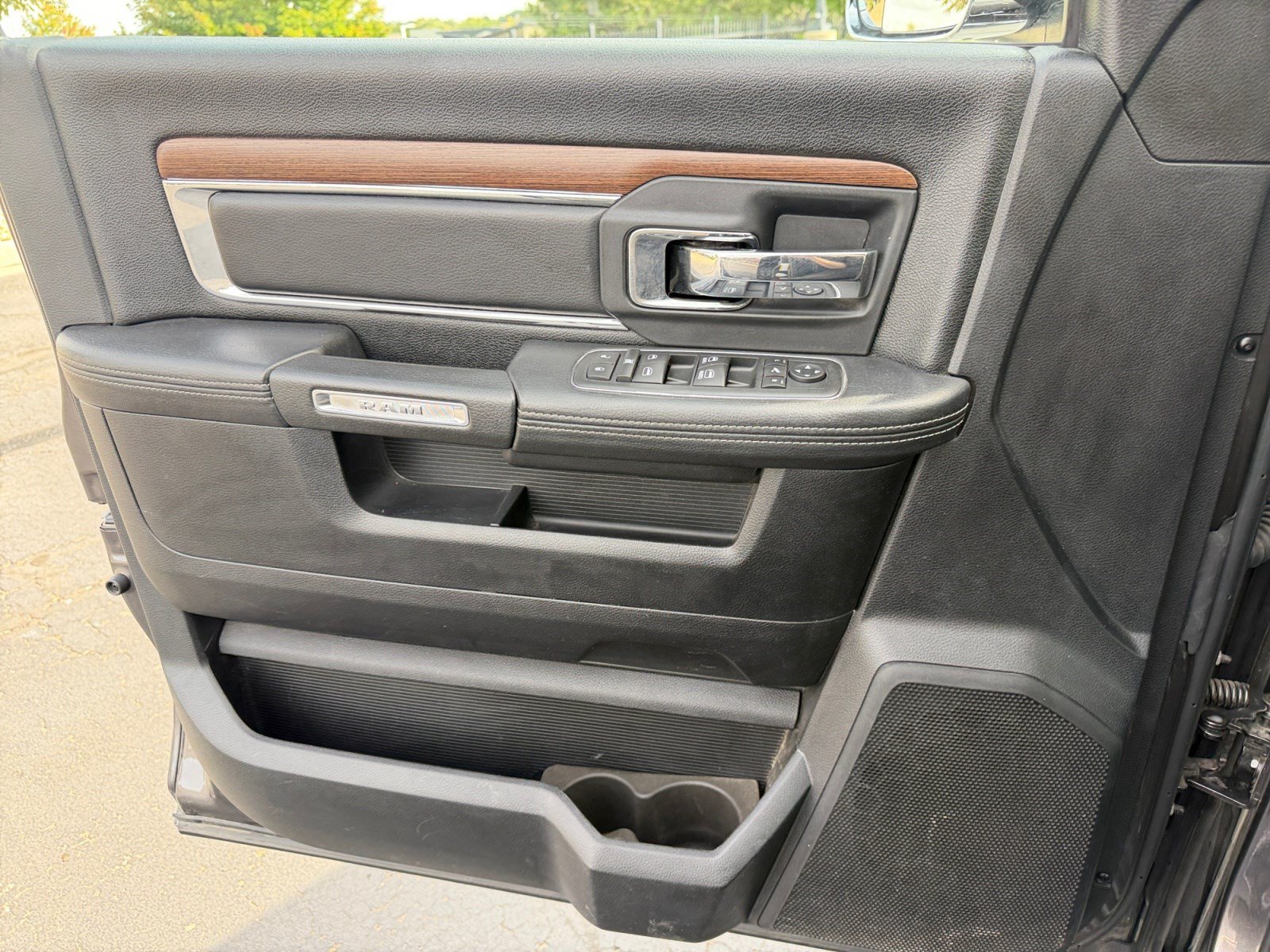 Used 2015 RAM 2500 Laramie w/ Convenience Group AWD/4WD image 13