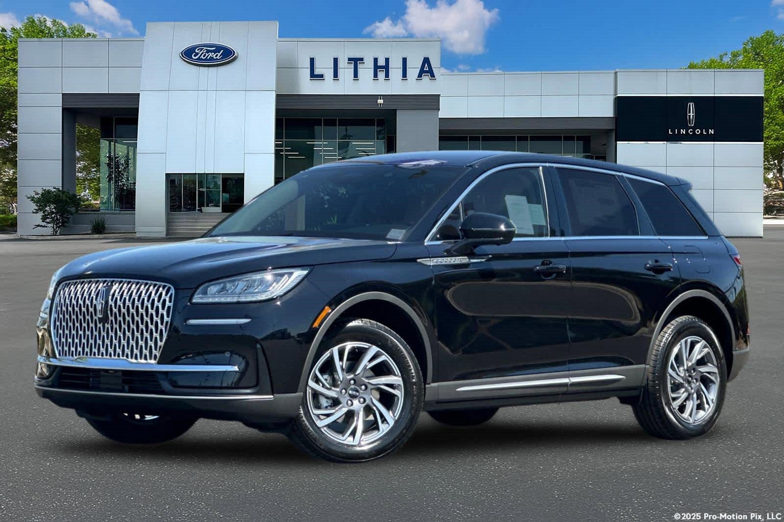 Used 2025 Lincoln Corsair Premiere w/ Equipment Group 101A image 1