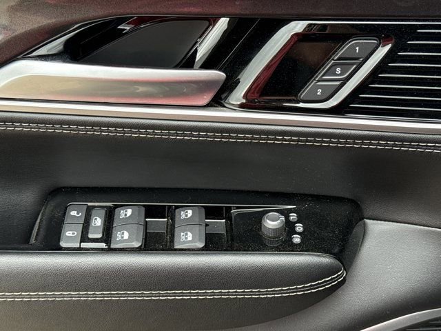 Used 2024 Jeep Wagoneer 4WD w/ Premium Group I image 22