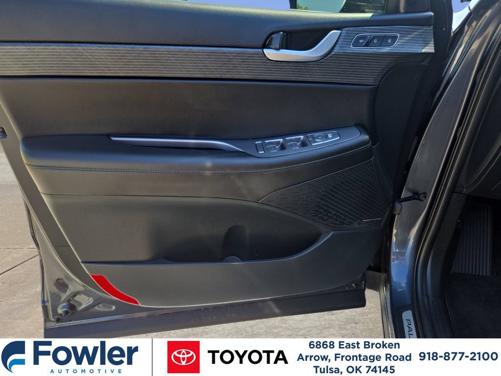 Used 2025 Hyundai Palisade Limited AWD/4WD image 16