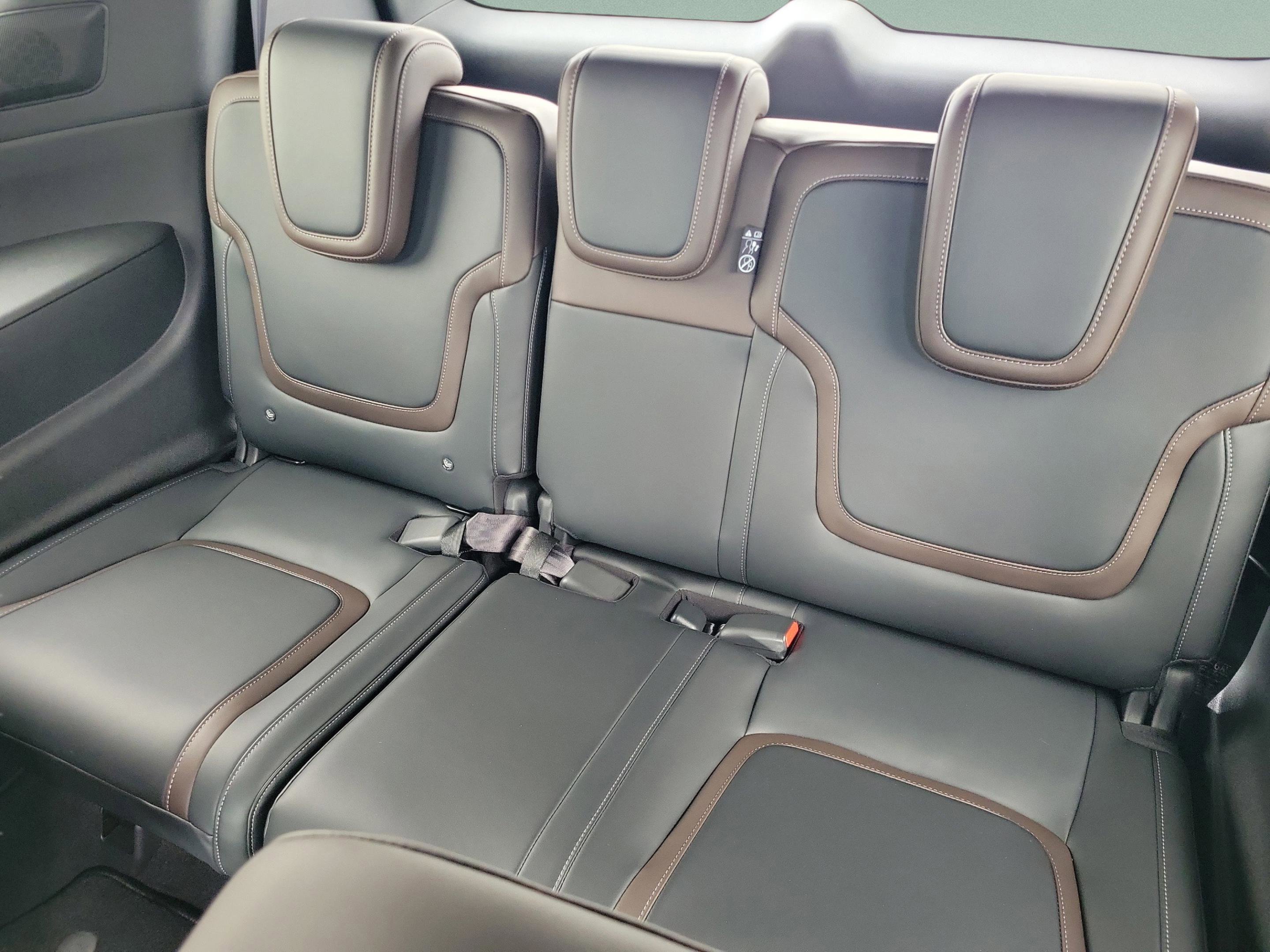 New 2026 Nissan Armada SL w/ Captain's Chari Seat Package RWD image 11