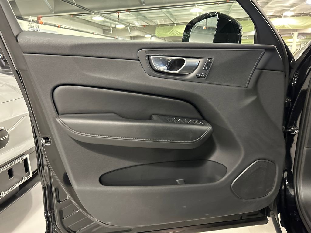 Certified 2024 Volvo XC60 B5 Plus w/ Climate Package image 9