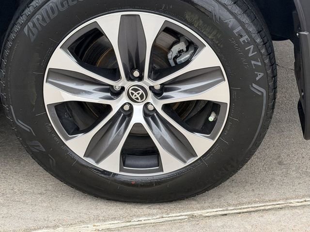 Used 2023 Toyota Highlander XLE FWD image 8