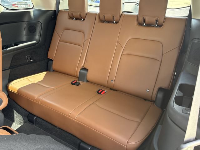 Used 2022 Nissan Pathfinder Platinum w/ Cargo Package FWD image 17