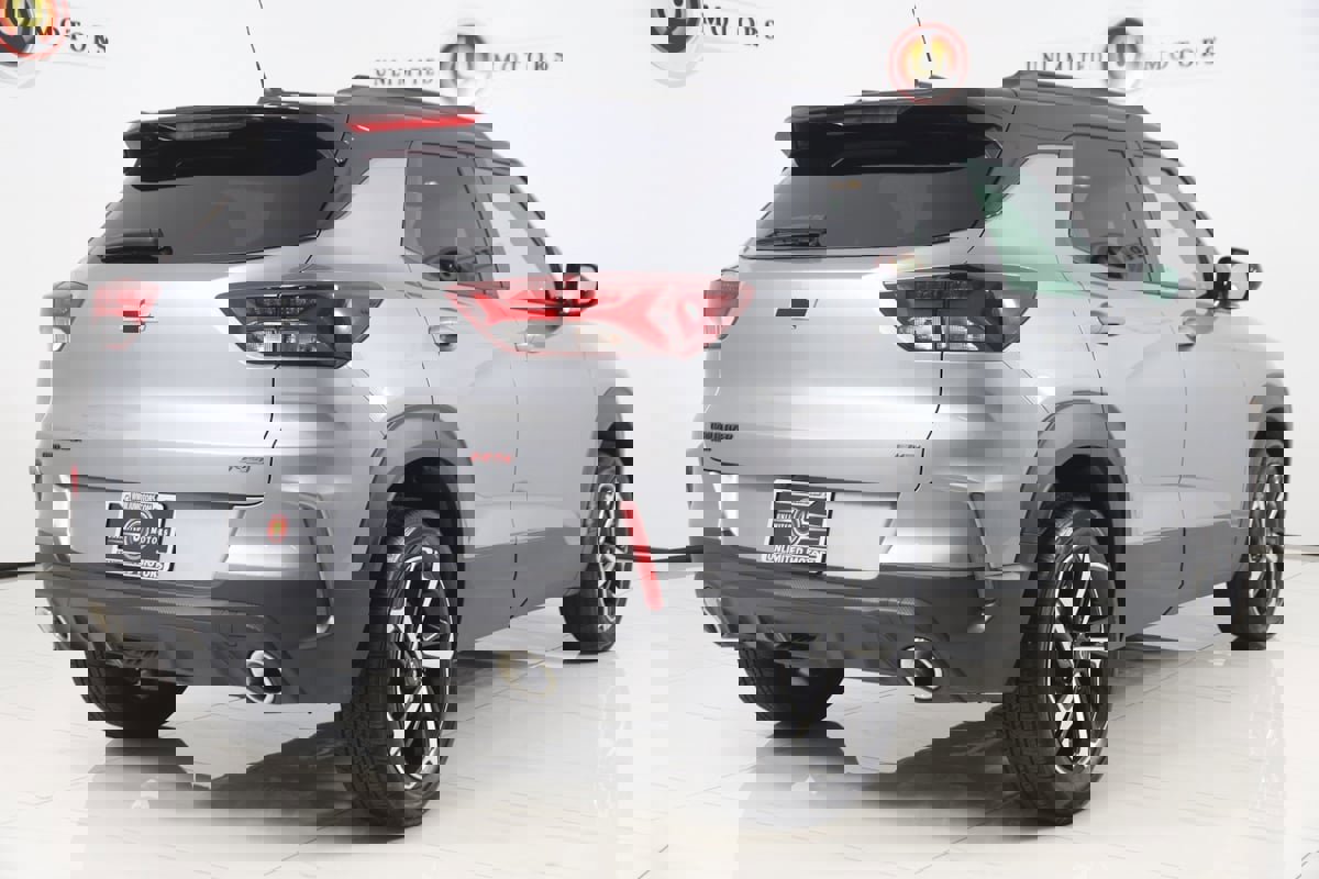 Used 2023 Chevrolet TrailBlazer RS image 3