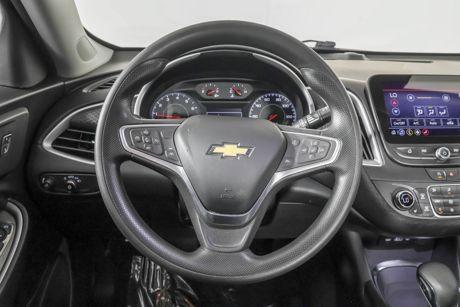 Used 2023 Chevrolet Malibu LT FWD image 25
