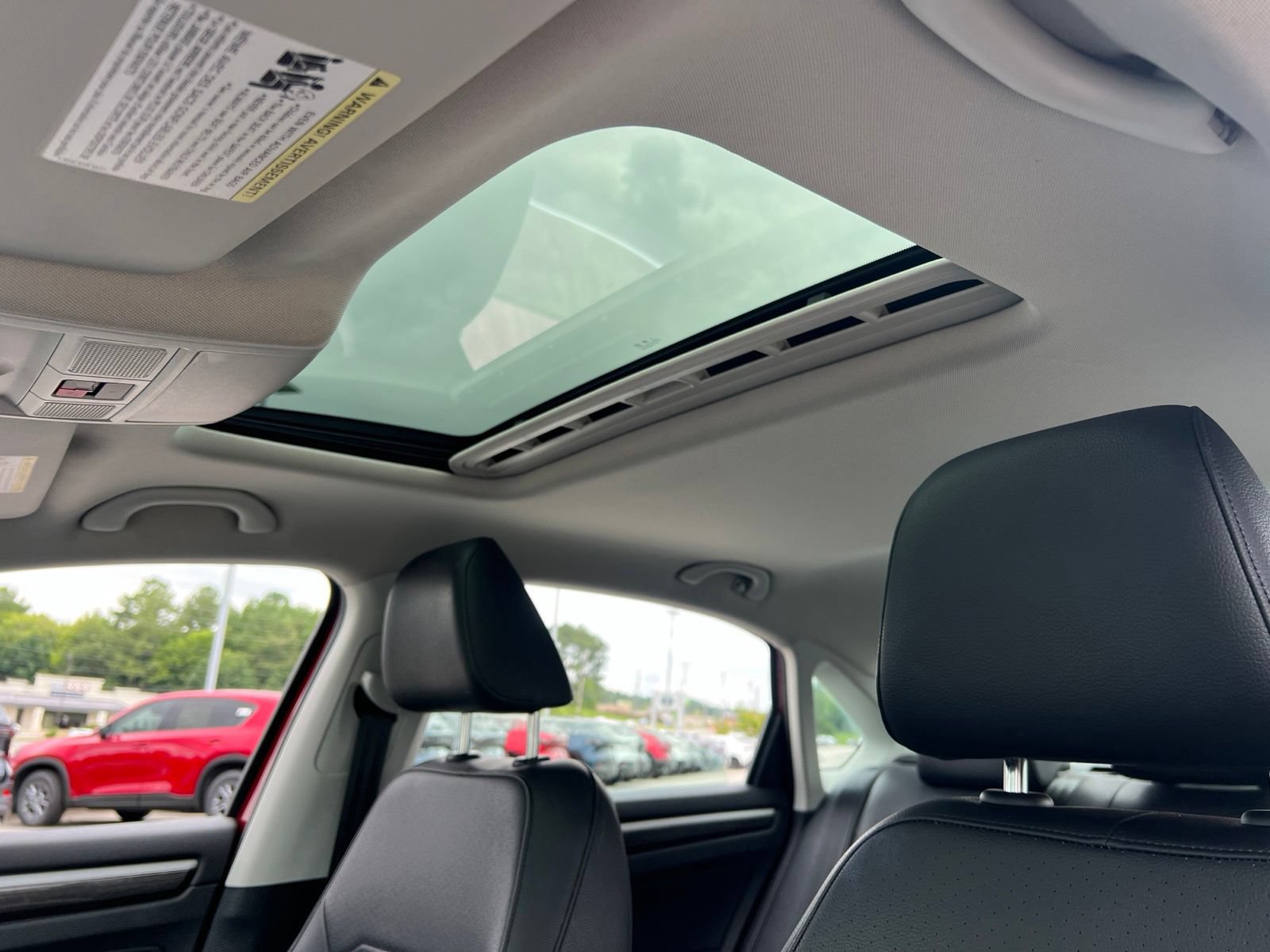 Used 2018 Volkswagen Passat 2.0T SE FWD image 28