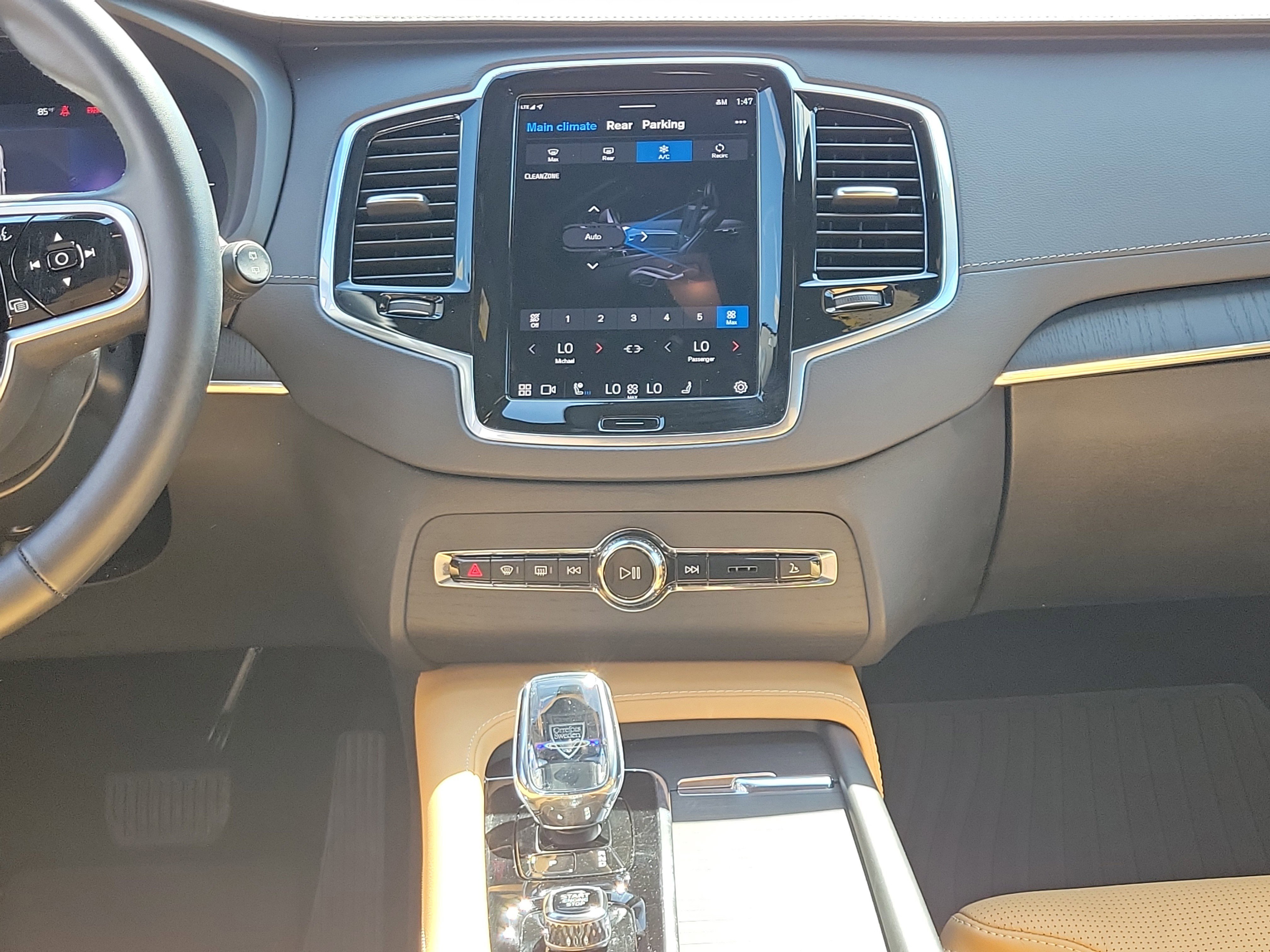 Used 2025 Volvo XC90 T8 Ultra w/ Protection Package Premier image 21