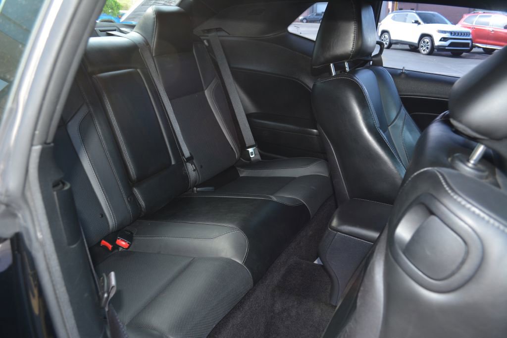 Used 2016 Dodge Challenger SXT Plus RWD image 10