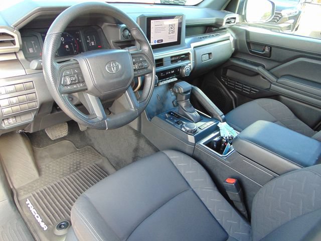 Used 2025 Toyota Tacoma SR5 AWD/4WD image 11