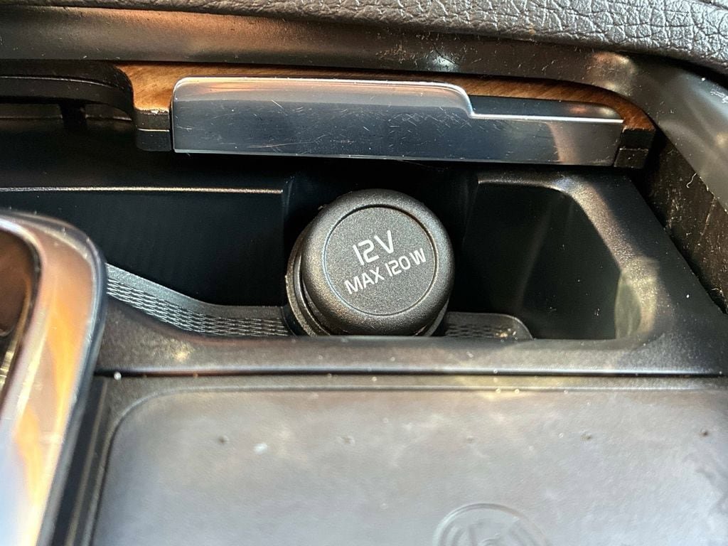 Used 2021 Volvo XC90 T6 Momentum AWD/4WD image 35