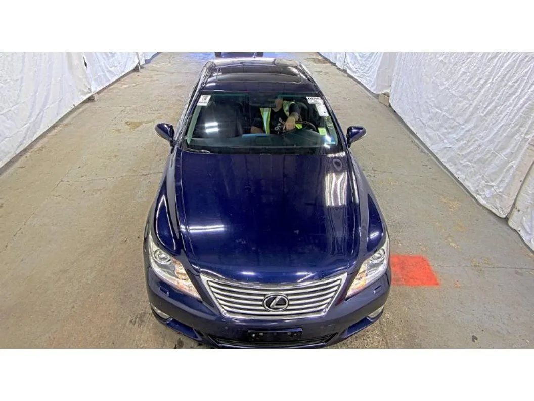 Used 2012 Lexus LS 460 AWD w/ Comfort Pkg image 2