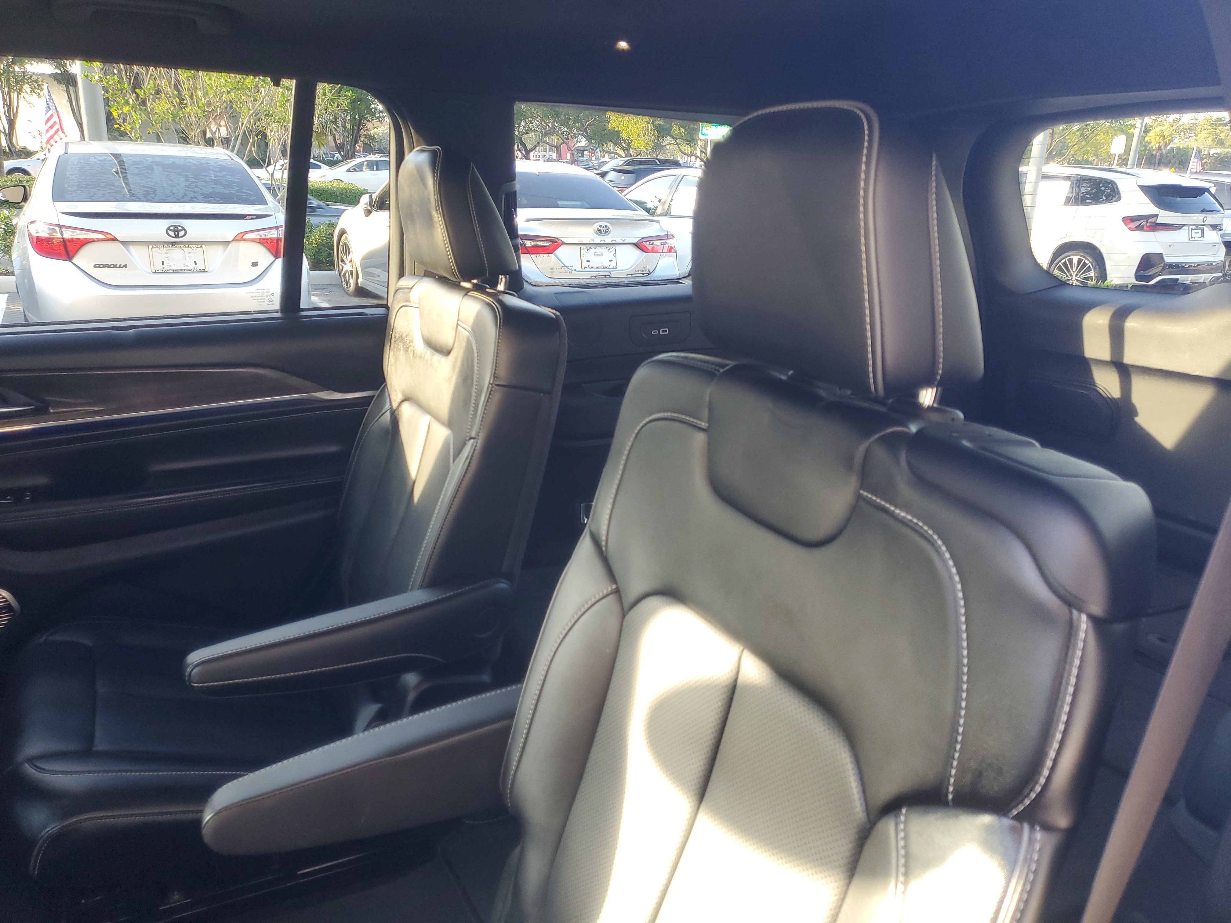 Used 2021 Jeep Grand Cherokee L Overland w/ Luxury Tech Group IV image 13