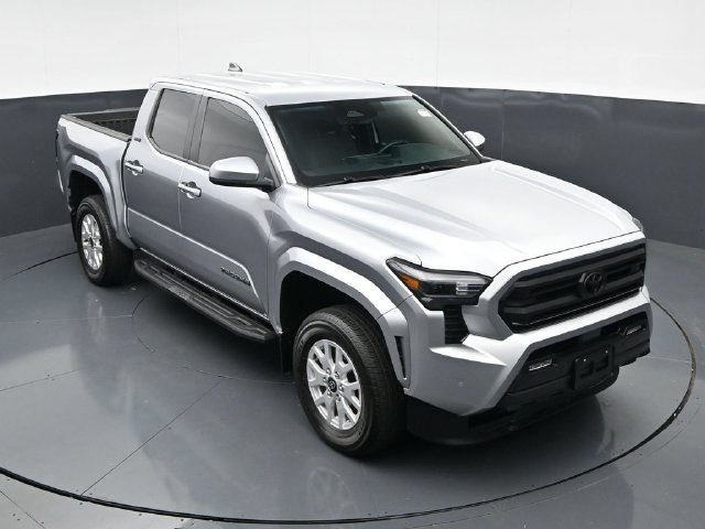 Used 2024 Toyota Tacoma SR5 AWD/4WD image 34
