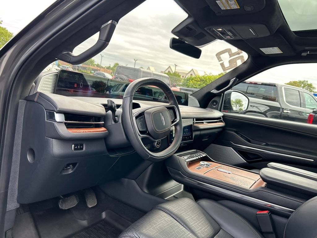 Used 2025 Lincoln Navigator Black Label AWD/4WD image 20