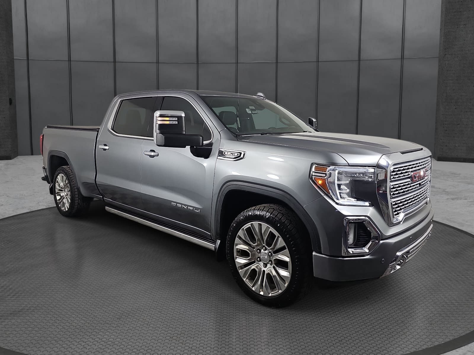 Used 2020 GMC Sierra 1500 Denali w/ Denali Ultimate Package AWD/4WD image 3
