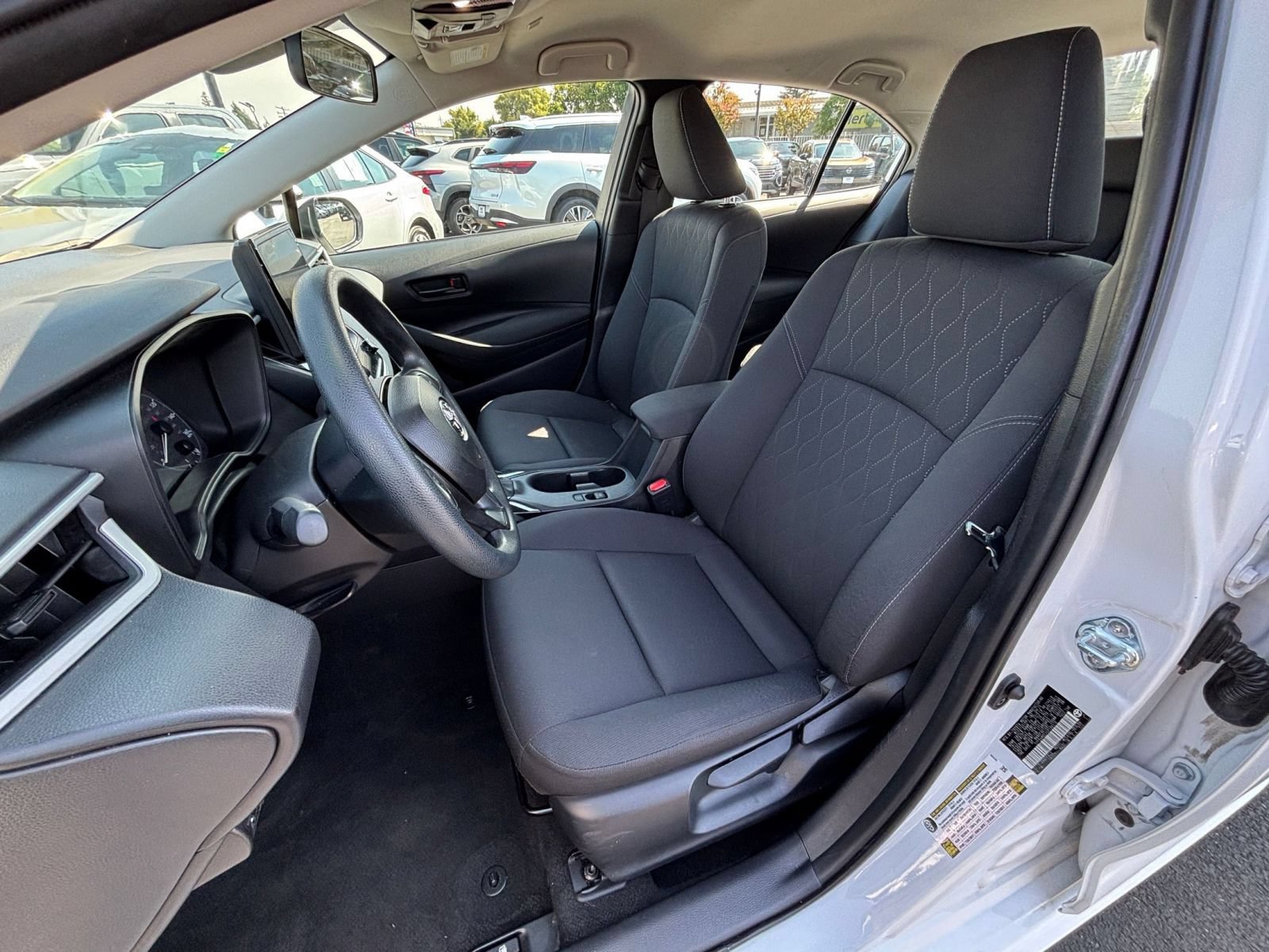 Used 2025 Toyota Corolla LE FWD image 34