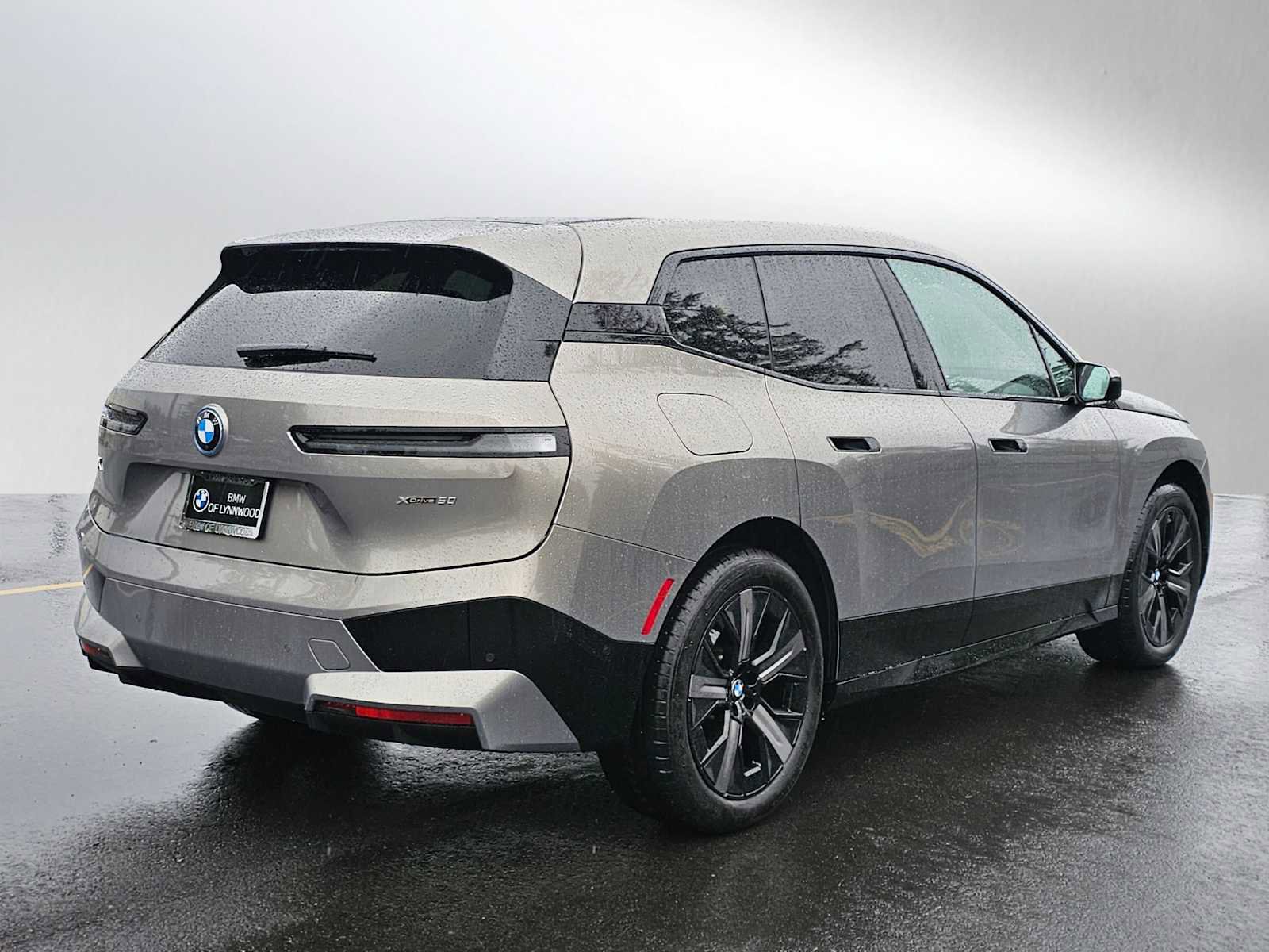 Used 2025 BMW iX xDrive50 w/ Sport Package image 3