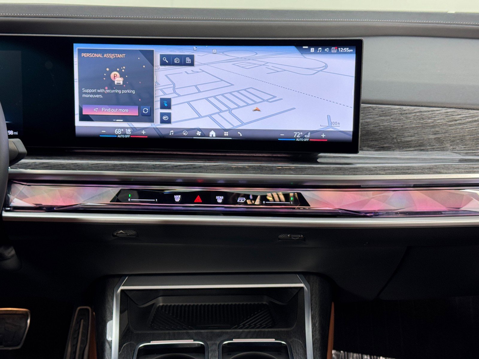 Used 2024 BMW i7 xDrive60 w/ Premium Package image 23