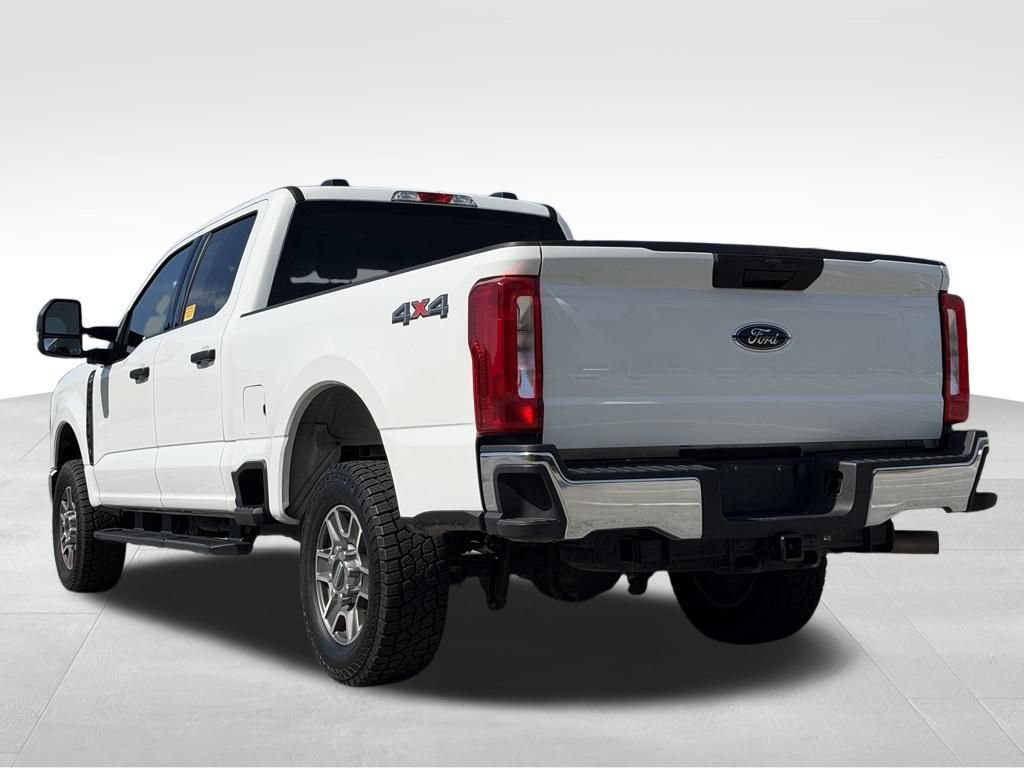 Used 2025 Ford F250 XLT AWD/4WD image 4