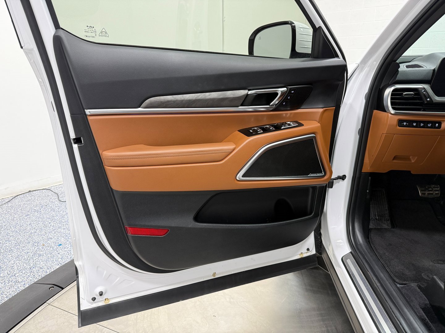 Used 2025 Kia Telluride SX X-Line image 9