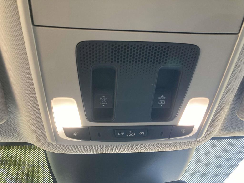 Used 2025 Honda Pilot Touring image 20
