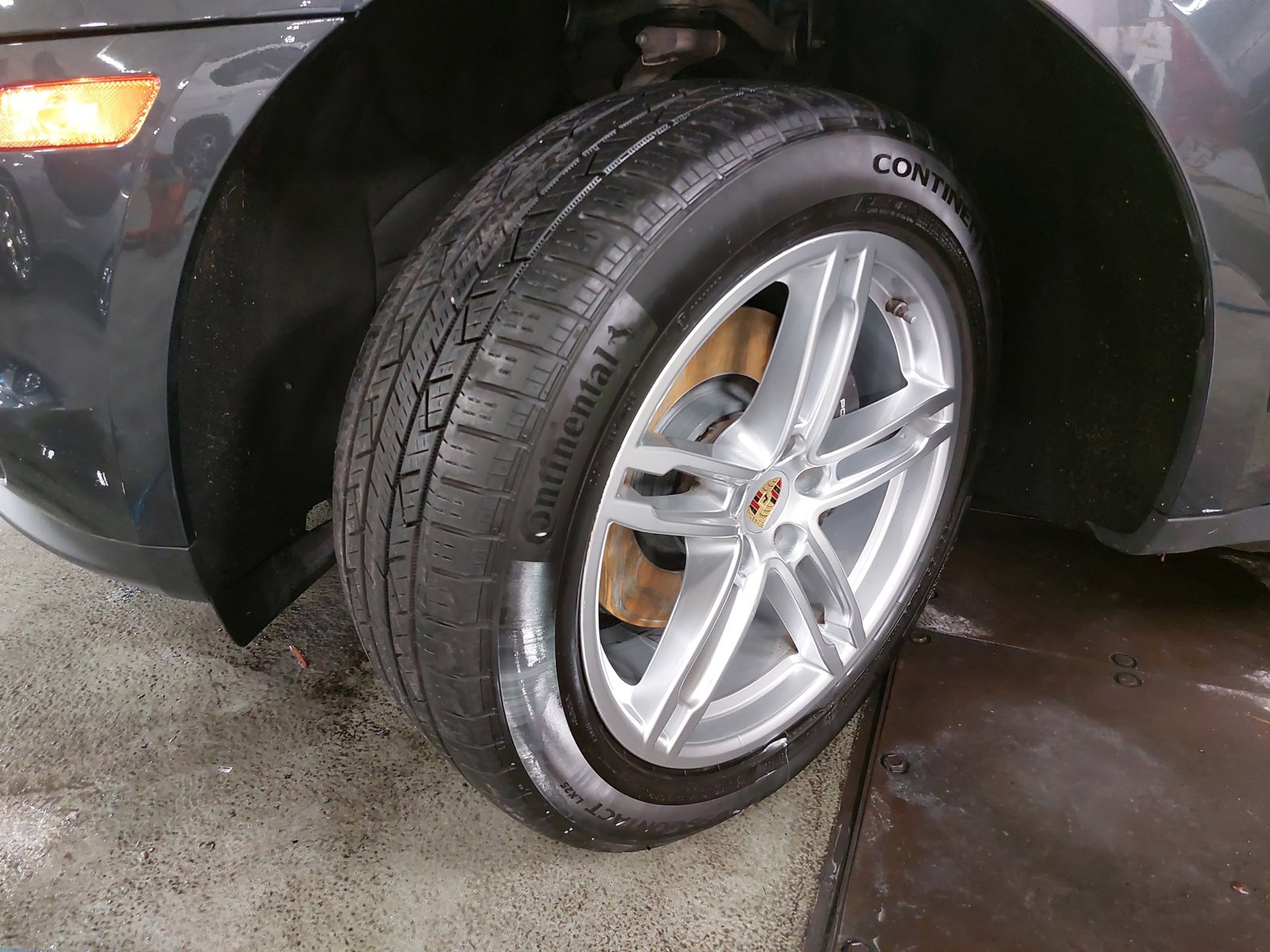 Used 2019 Porsche Macan AWD/4WD image 35