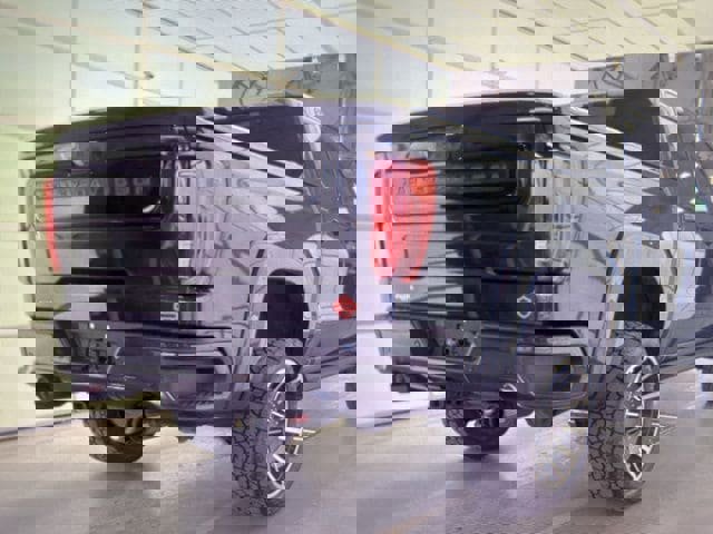 Used 2023 GMC Sierra 1500 AT4 w/ AT4 Premium Package AWD/4WD image 5