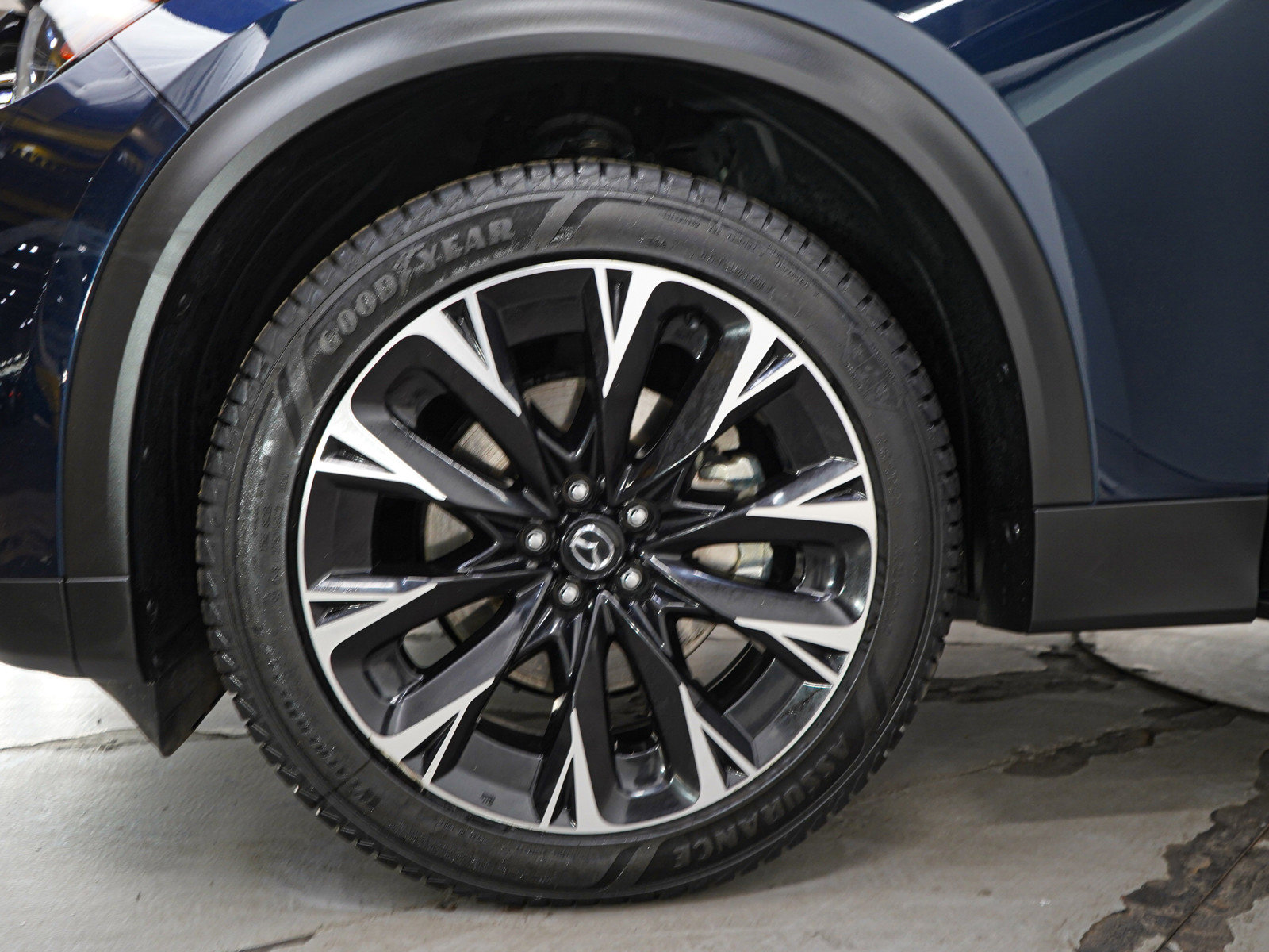 Used 2024 MAZDA CX-90 Plug-In Hybrid w/ Premium Pkg AWD/4WD image 34