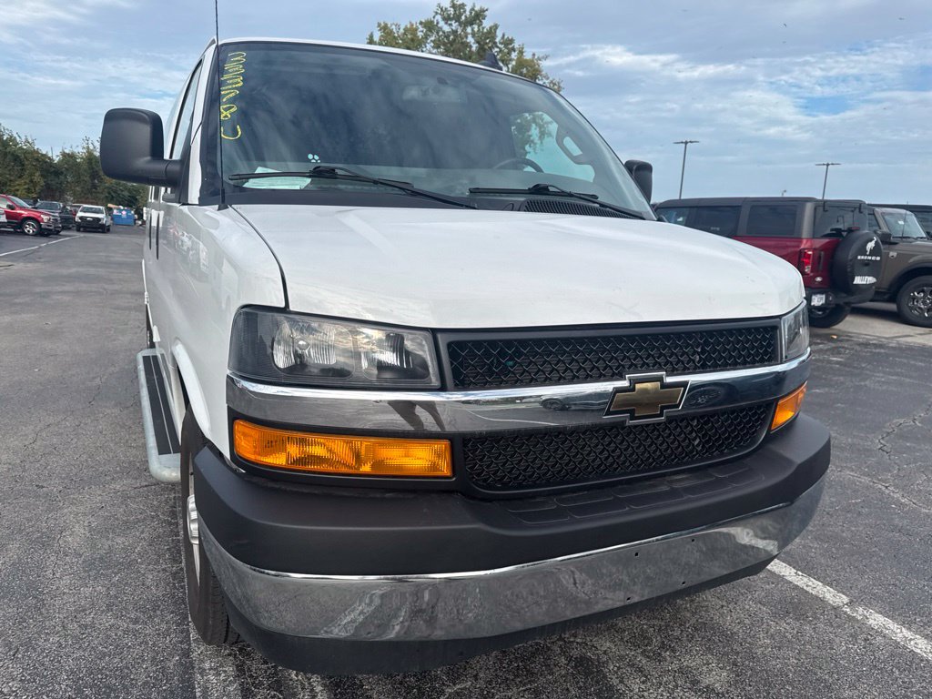 Used 2025 Chevrolet Express 2500 w/ Driver Convenience Package RWD image 34